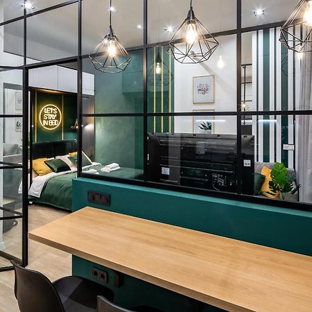 Emerald Lux Apartment. Liveinlviv Bagian luar foto