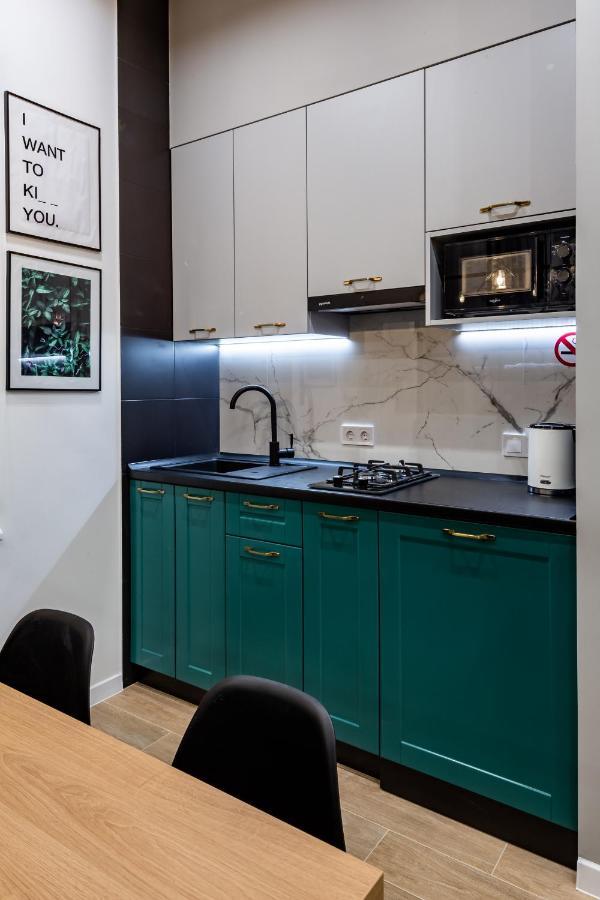 Emerald Lux Apartment. Liveinlviv Bagian luar foto