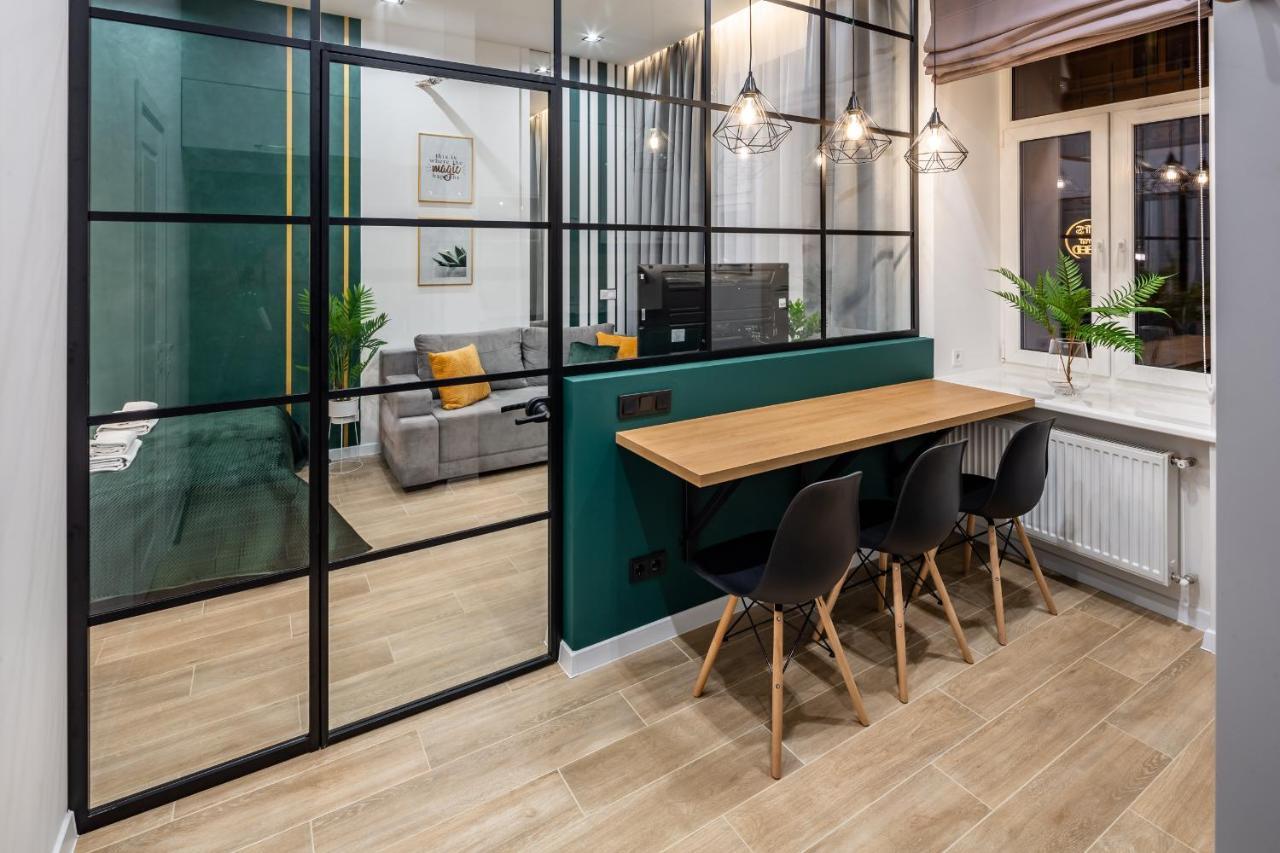 Emerald Lux Apartment. Liveinlviv Bagian luar foto