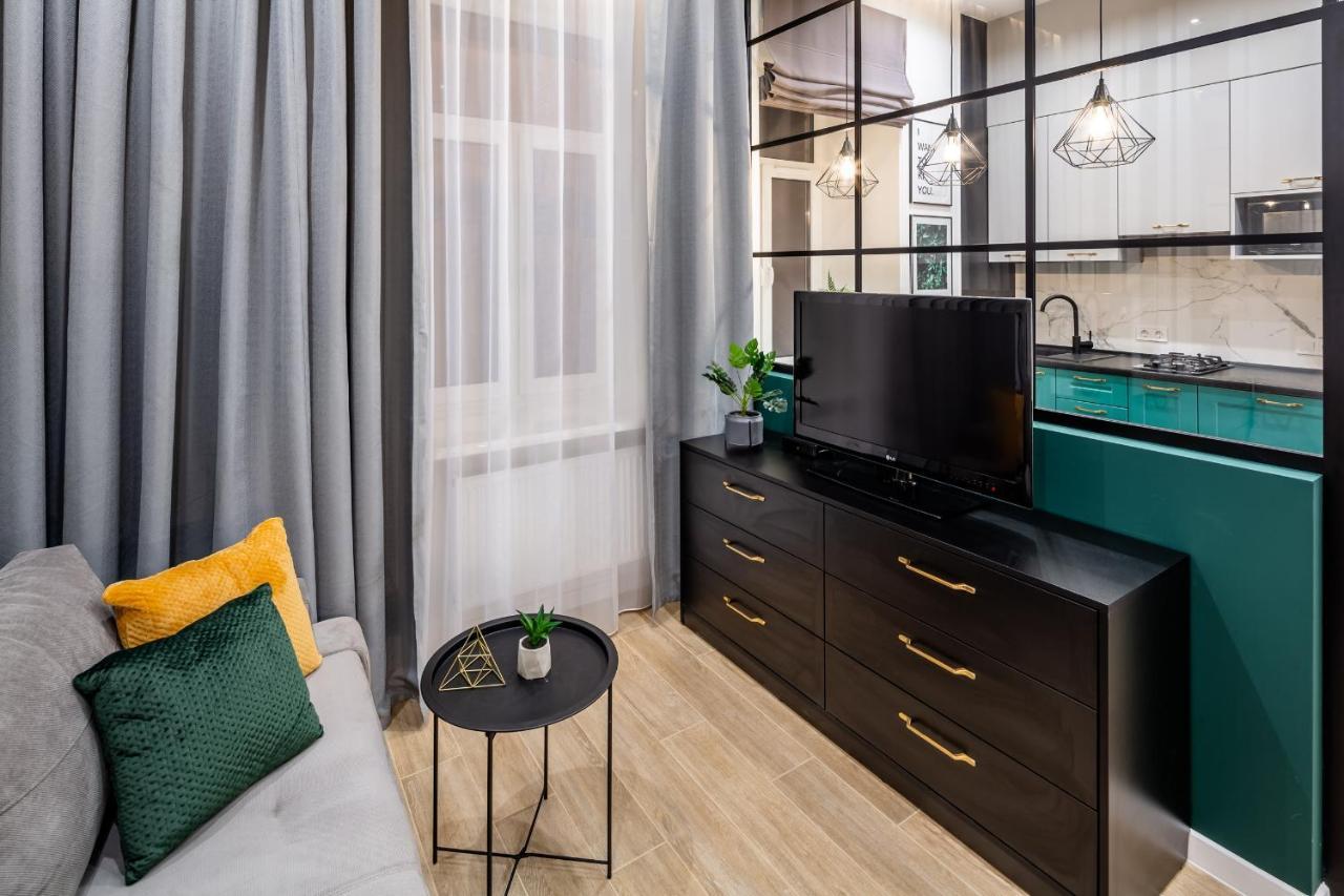 Emerald Lux Apartment. Liveinlviv Bagian luar foto
