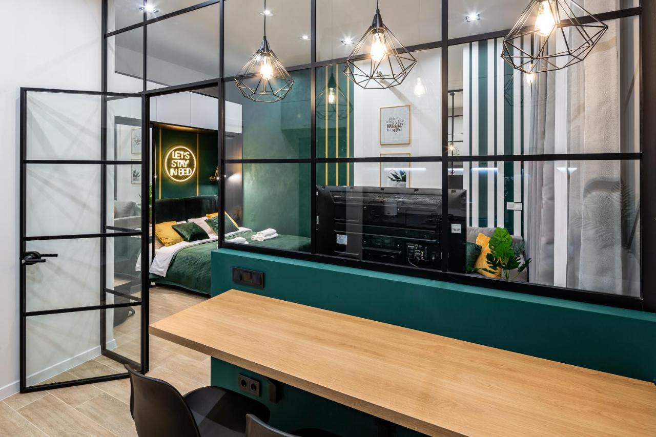Emerald Lux Apartment. Liveinlviv Bagian luar foto