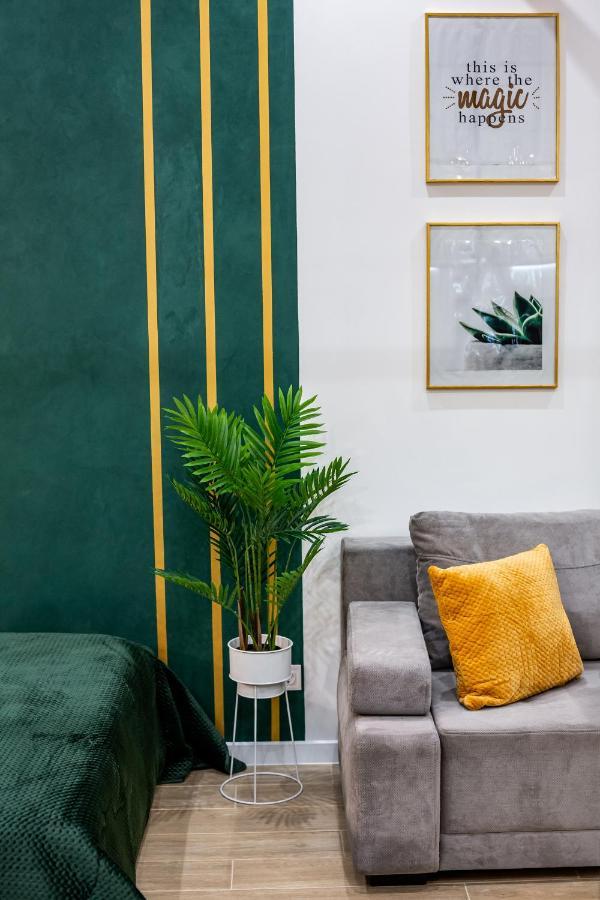 Emerald Lux Apartment. Liveinlviv Bagian luar foto
