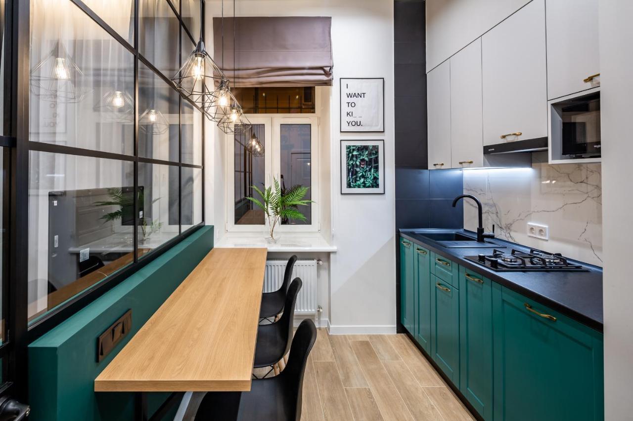 Emerald Lux Apartment. Liveinlviv Bagian luar foto