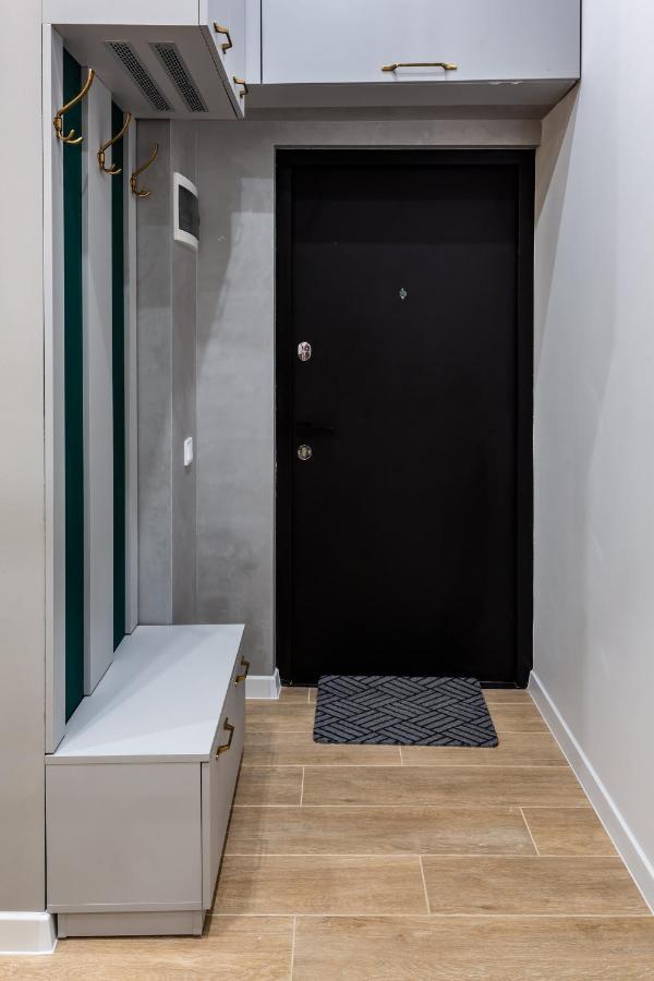 Emerald Lux Apartment. Liveinlviv Bagian luar foto